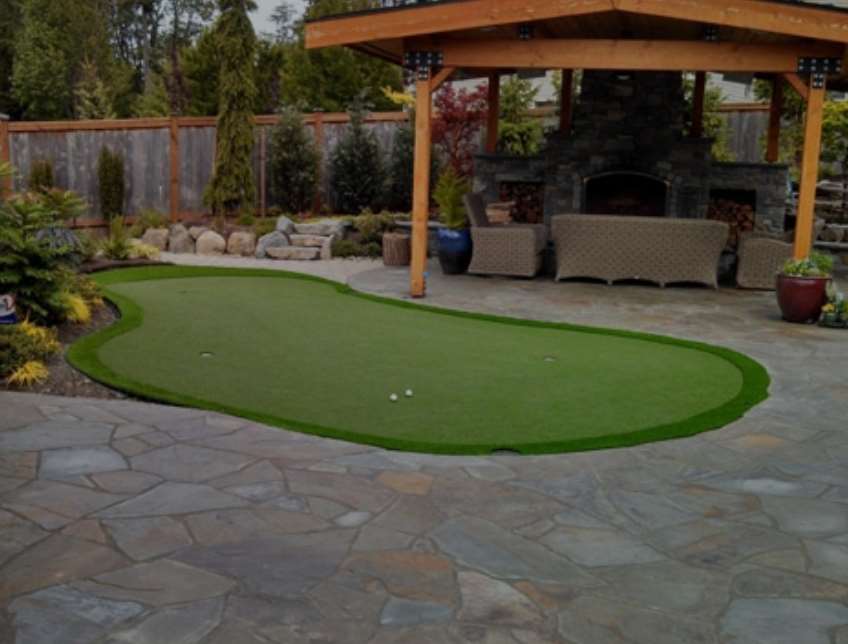 putting green with artificial turf