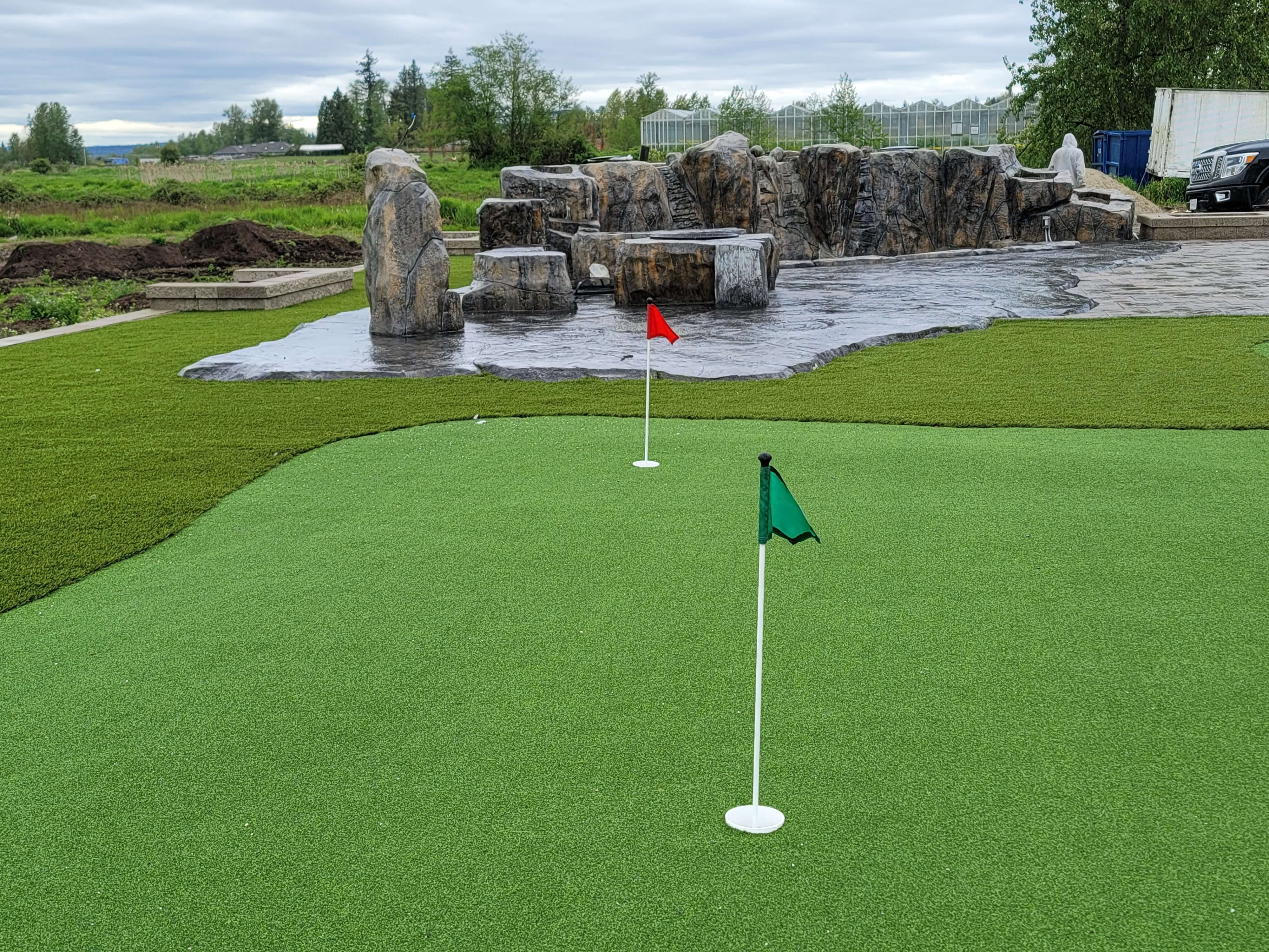 artificial putting green